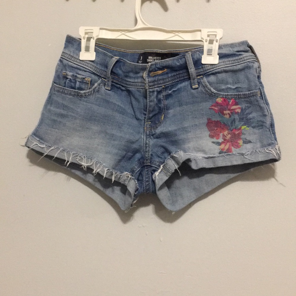 Low-rise Hollister Jean shorts